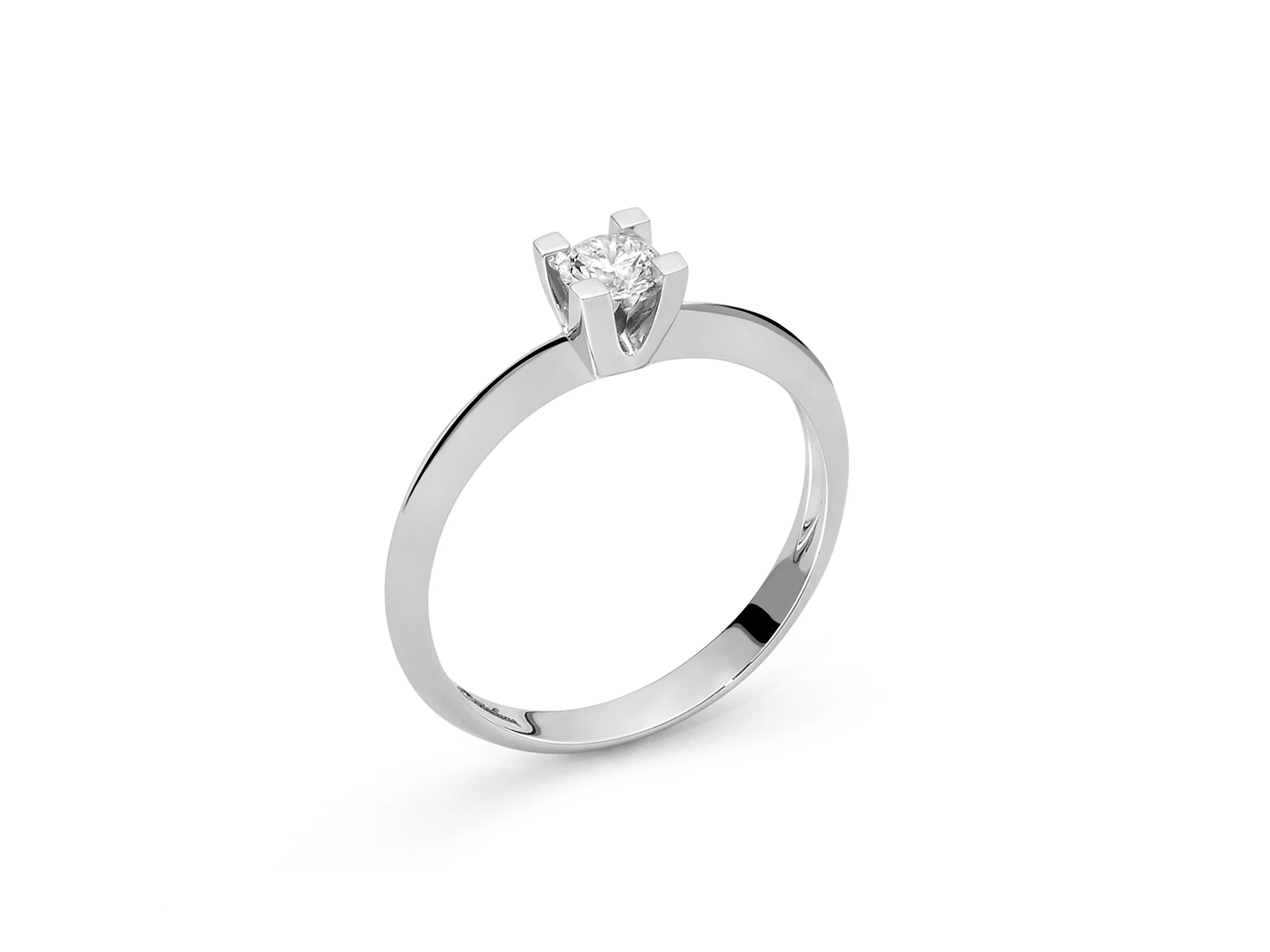 Anello solitario con diamante e griffe regolari in oro bianco - Image 3