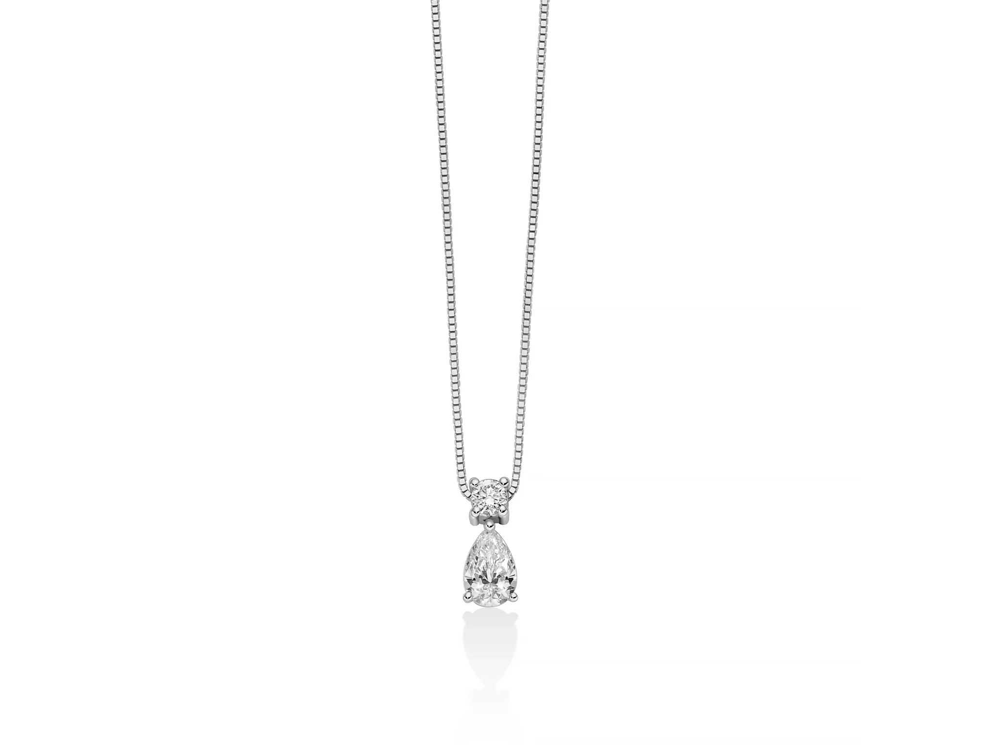 Collana con diamante taglio goccia pendente
