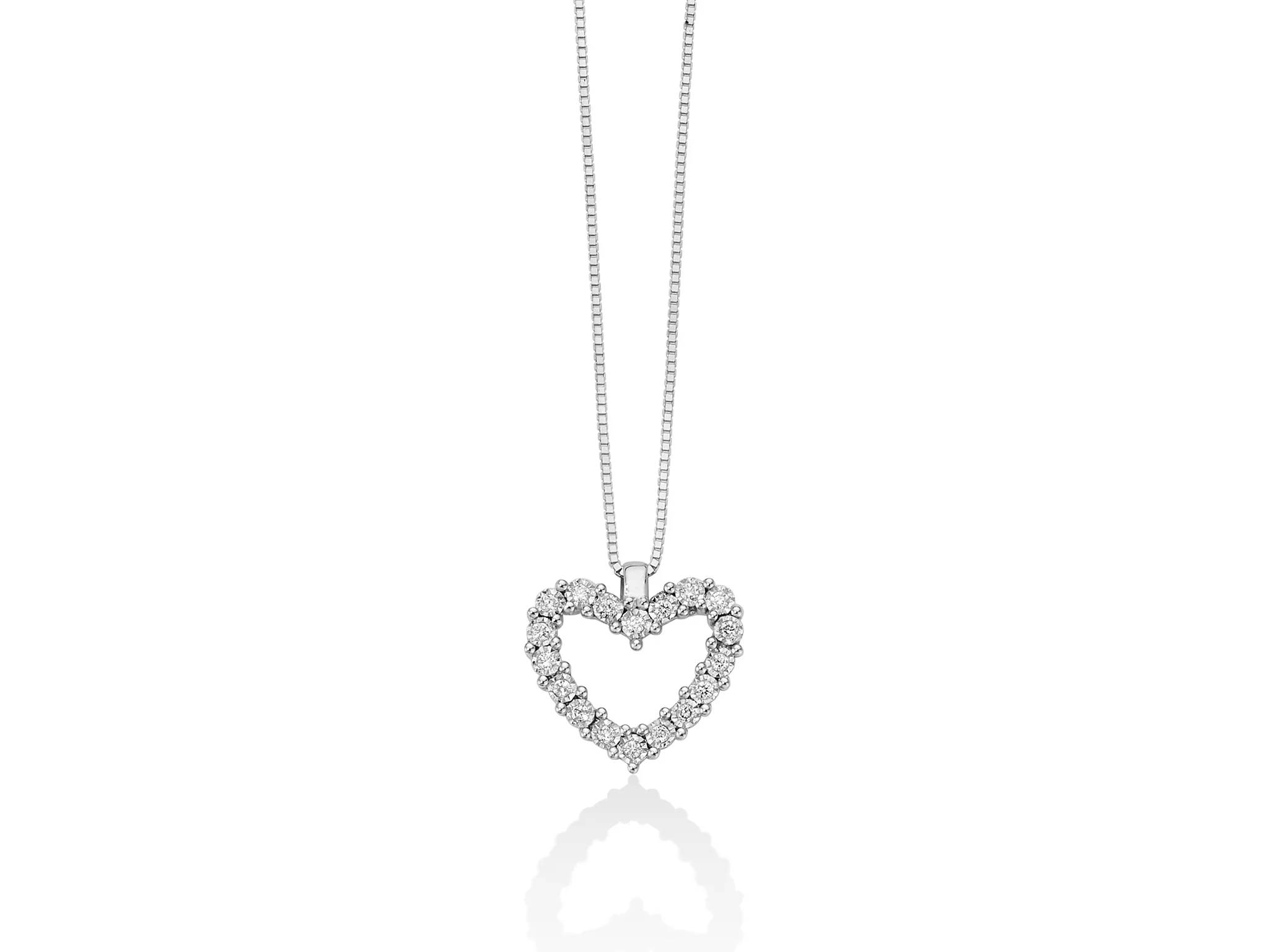 Collana in oro bianco con cuore circondato di diamanti