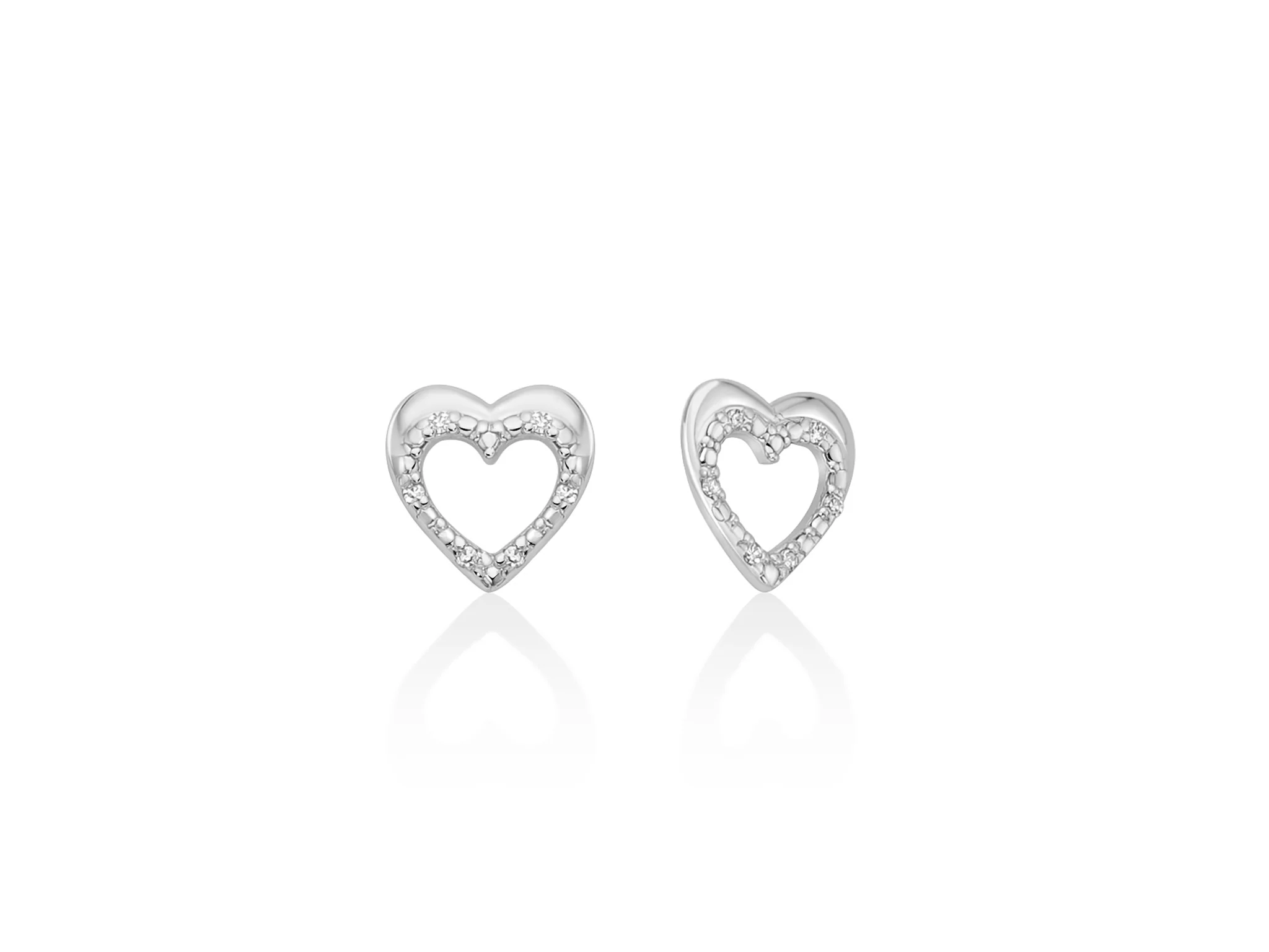 Orecchini a lobo a forma di cuore in oro bianco e diamanti
