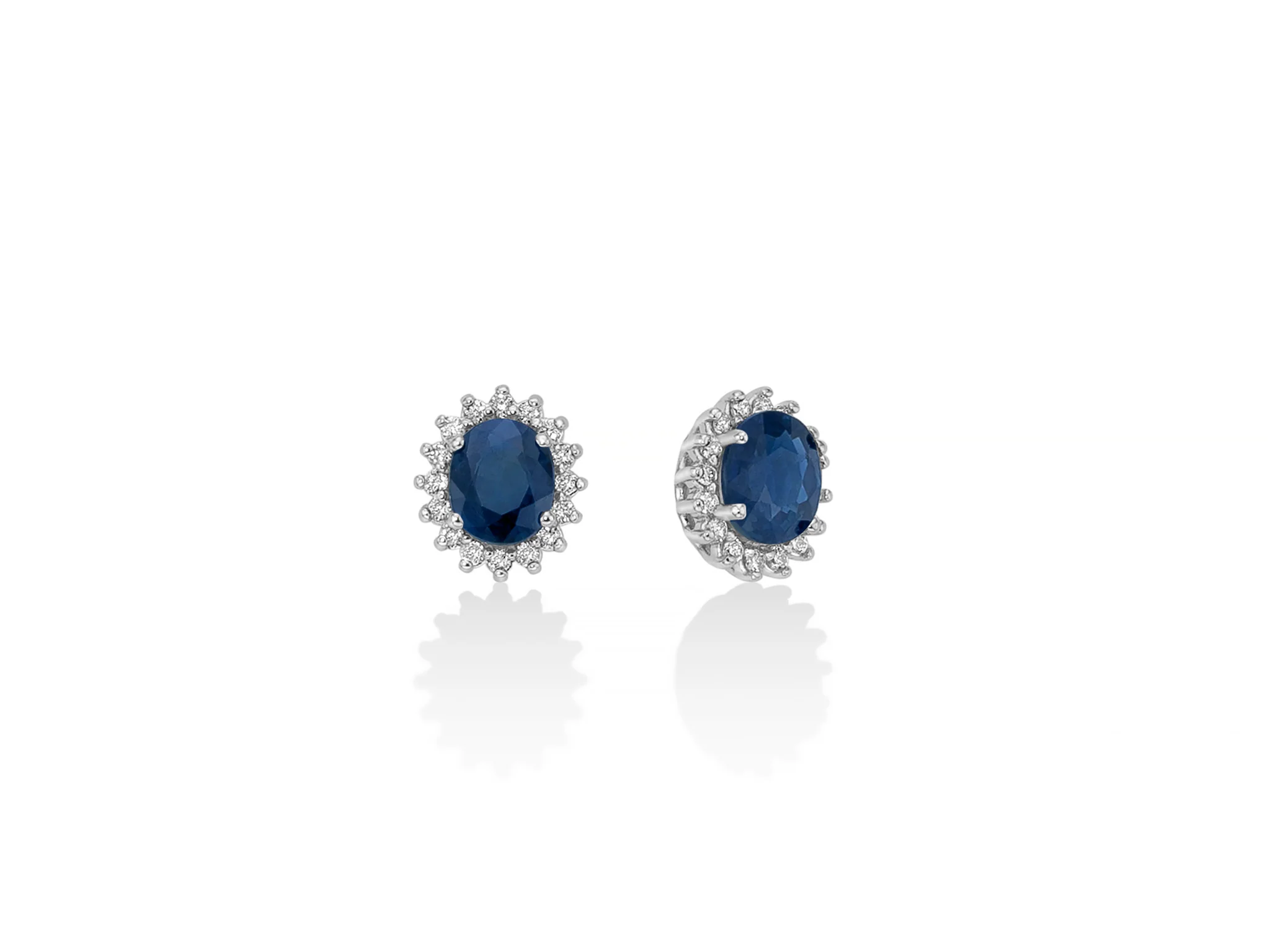 Orecchini con zaffiri blu ovali e diamanti in oro bianco